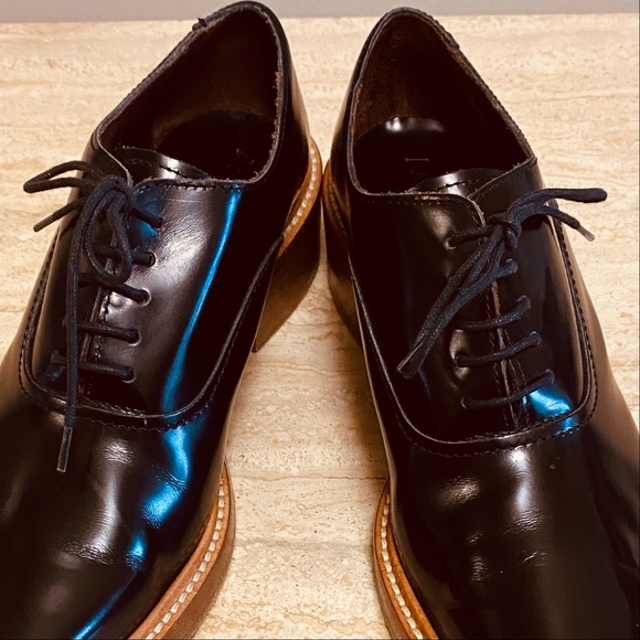 ACNE STUDIOS Women's 'Carla' Black Brogue Shoes - Picture 9 of 14